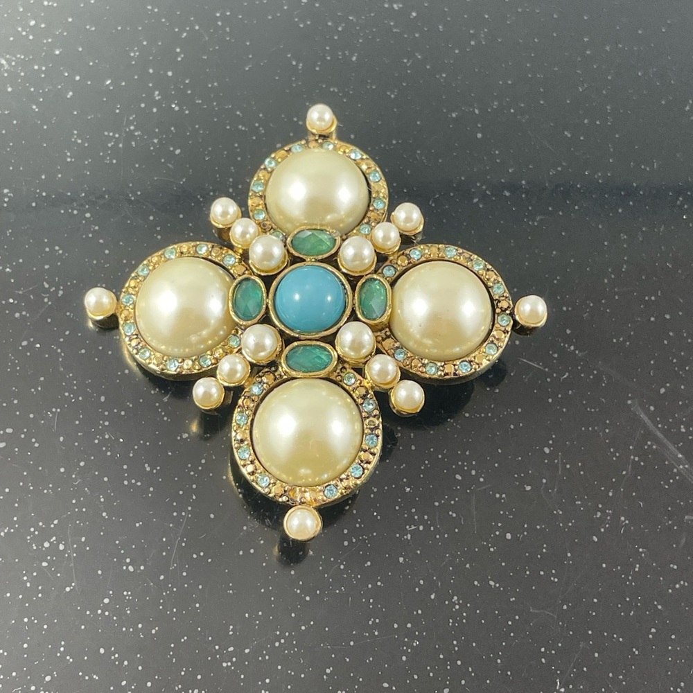 Elegant Pearl and Turquoise Brooch